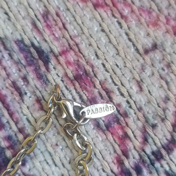 Elegant Necklace - Picture 5 of 8